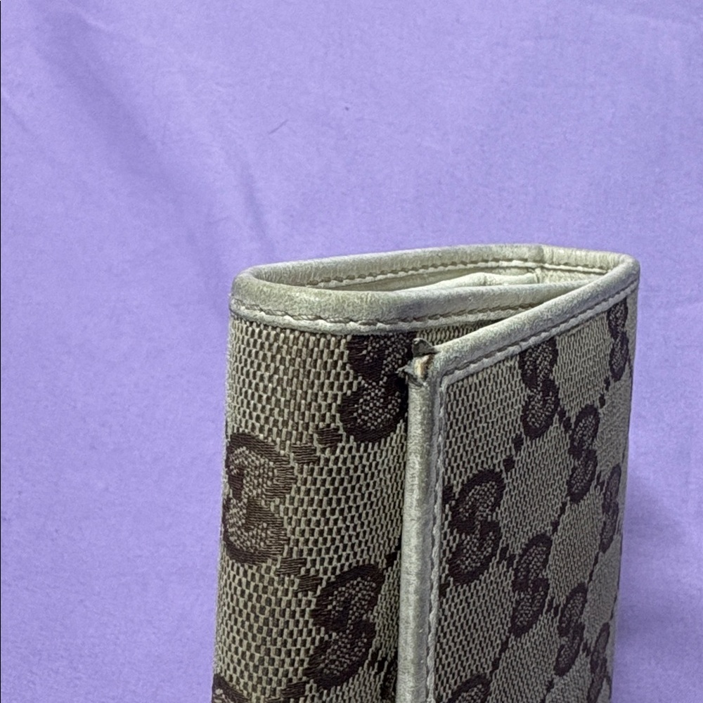 Authentic Gucci Wallet - Picture 5 of 9